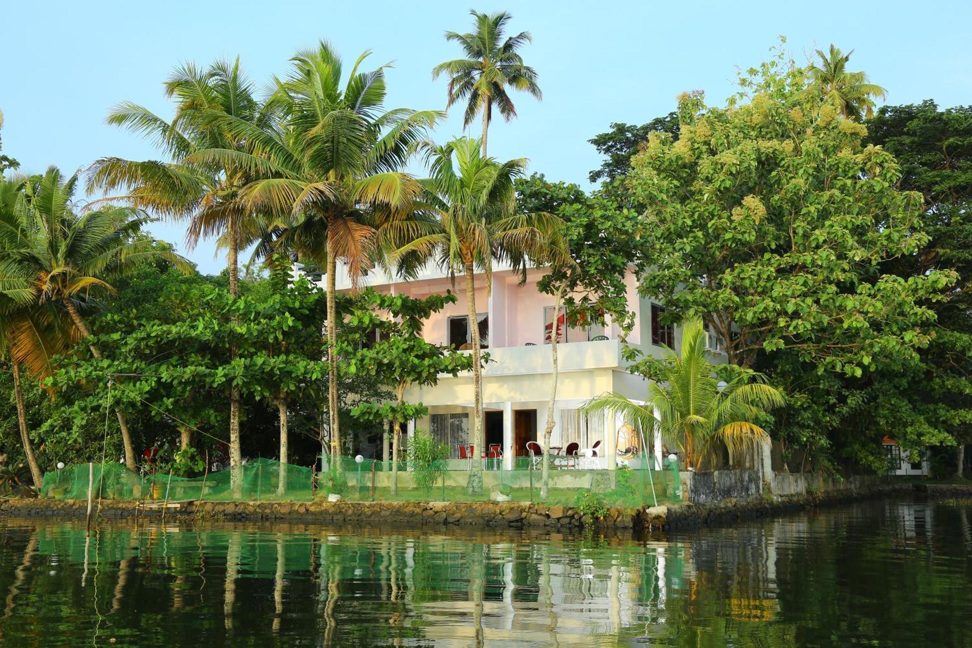 Orchid Lake View Homestay Alappuzha Екстериор снимка