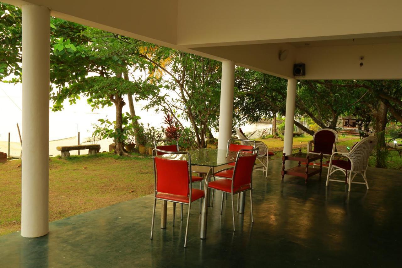 Orchid Lake View Homestay Alappuzha Екстериор снимка